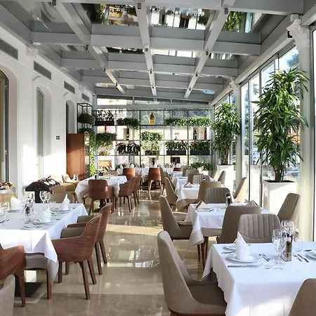 Colosseo 호텔 티라나