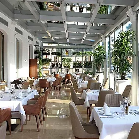Colosseo Otel Tiran