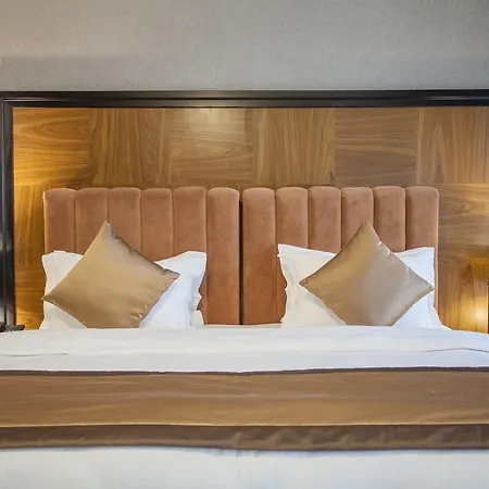 Colosseo Hotel 4*