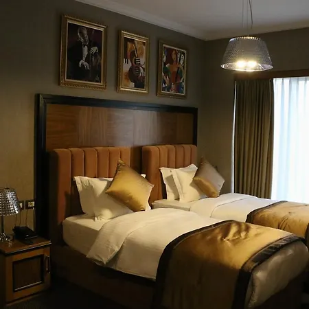 Colosseo 4* Tirana